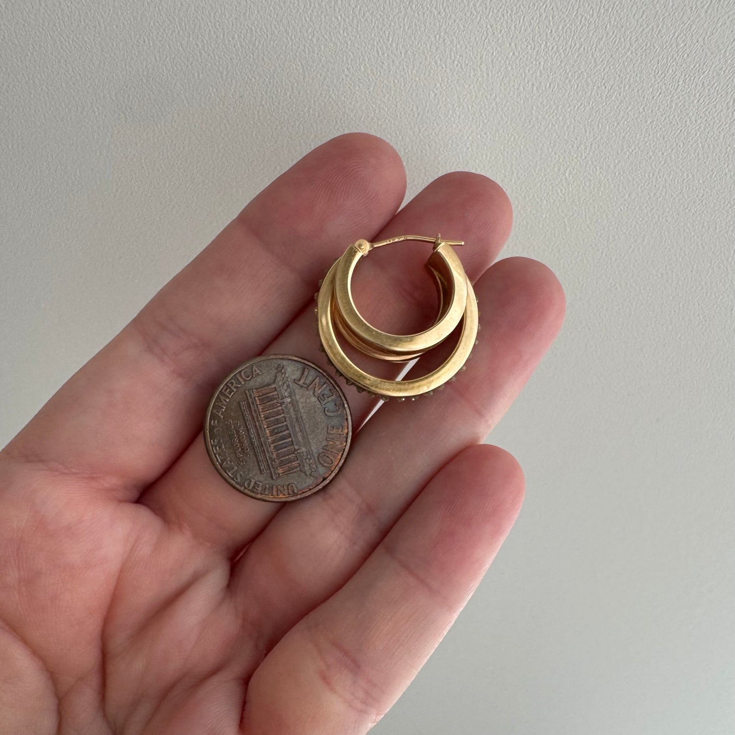 V I N T A G E // I see three / 14k yellow gold triple hoop with rough cut diamonds / hoop earrings