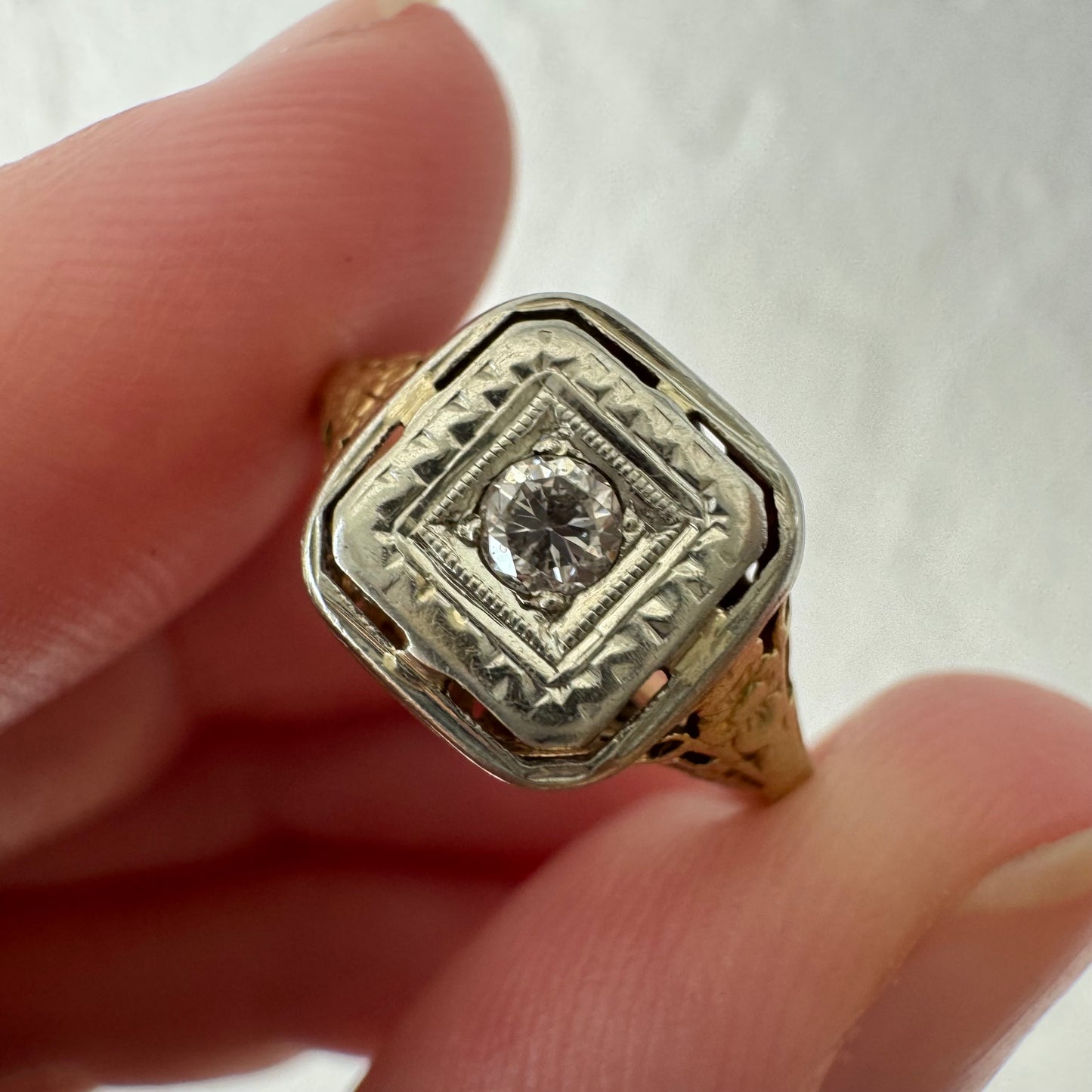 A N T I Q U E // floral geometry / 14k yellow and white gold late art deco diamond solitaire / size 4.5