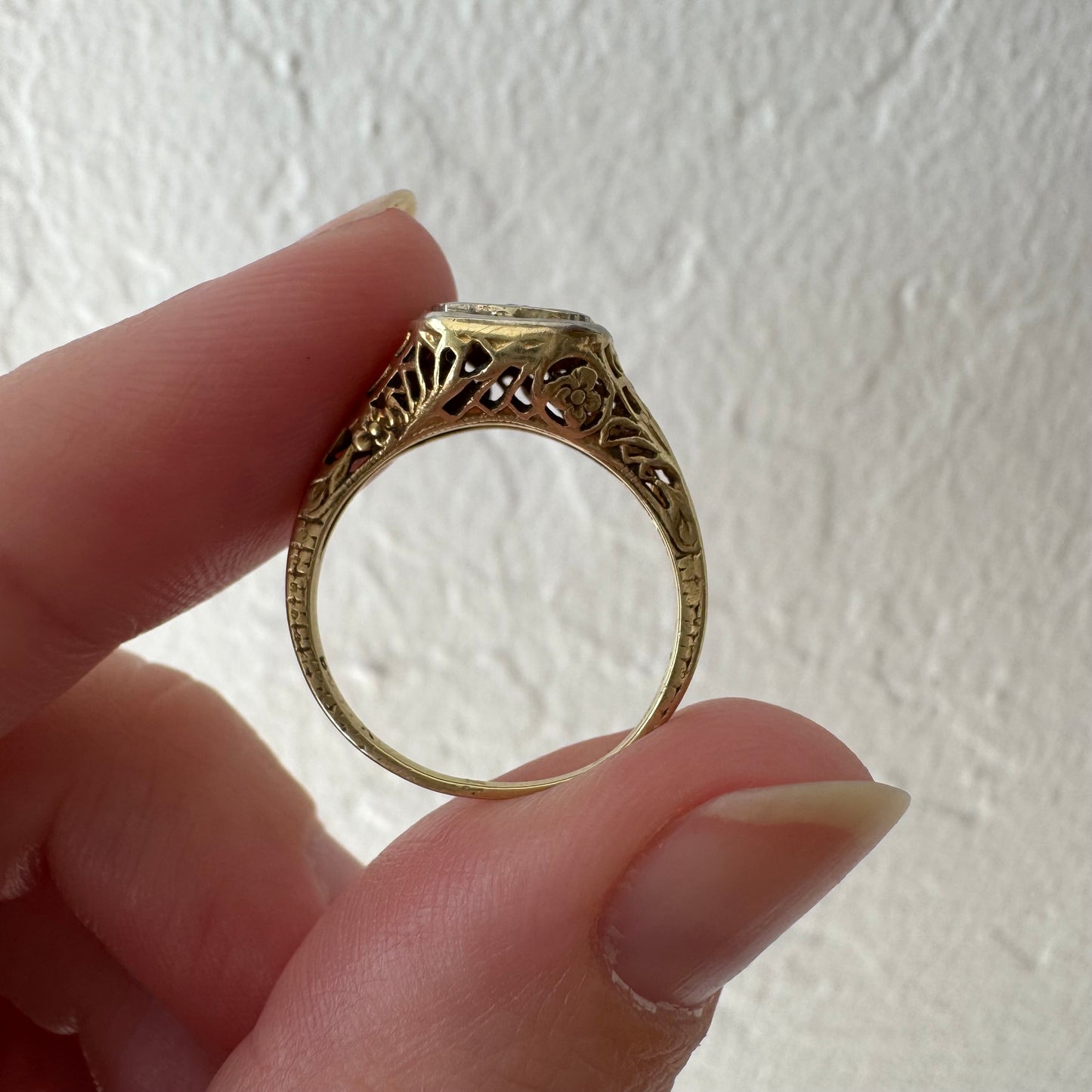 A N T I Q U E // floral geometry / 14k yellow and white gold late art deco diamond solitaire / size 4.5