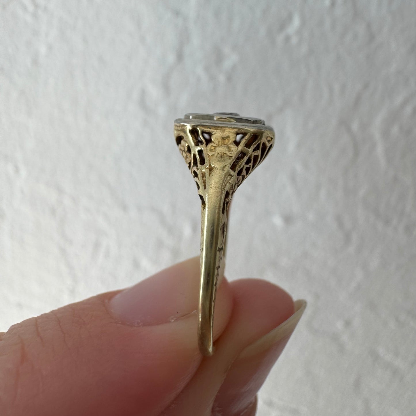 A N T I Q U E // floral geometry / 14k yellow and white gold late art deco diamond solitaire / size 4.5