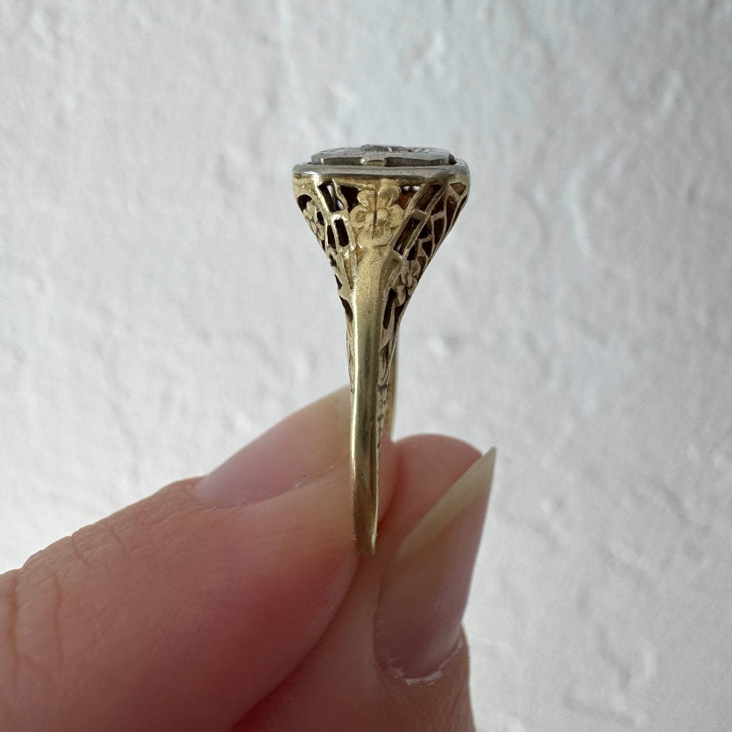 A N T I Q U E // floral geometry / 14k yellow and white gold late art deco diamond solitaire / size 4.5