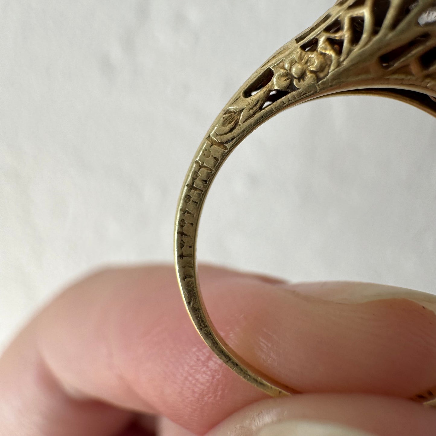 A N T I Q U E // floral geometry / 14k yellow and white gold late art deco diamond solitaire / size 4.5