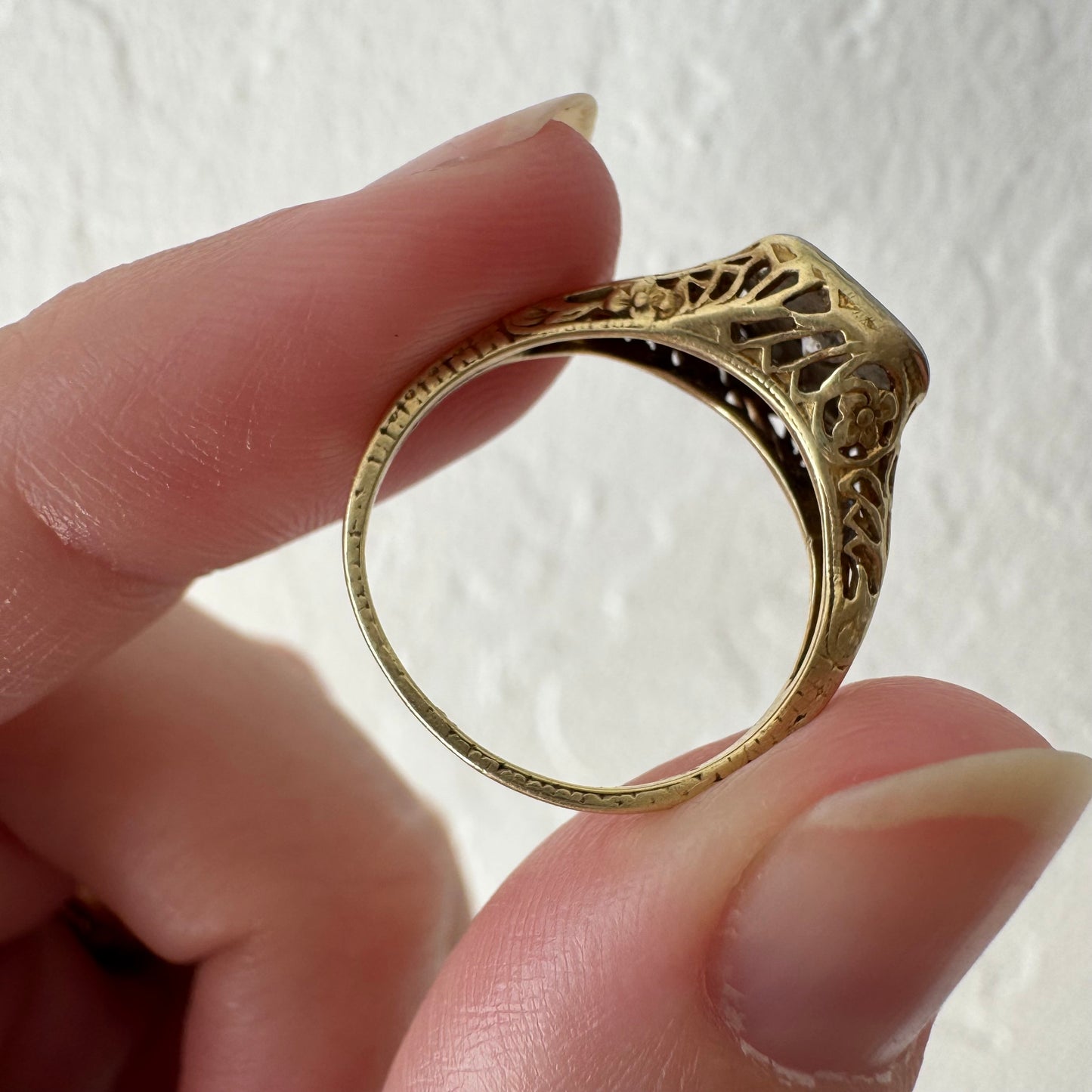 A N T I Q U E // floral geometry / 14k yellow and white gold late art deco diamond solitaire / size 4.5