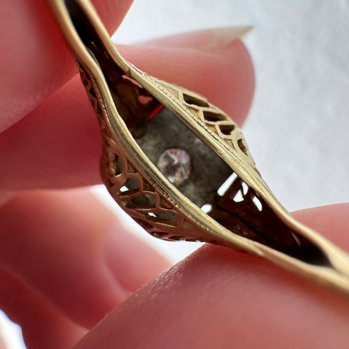 A N T I Q U E // floral geometry / 14k yellow and white gold late art deco diamond solitaire / size 4.5