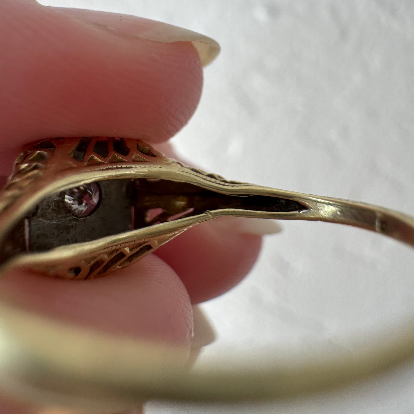 A N T I Q U E // floral geometry / 14k yellow and white gold late art deco diamond solitaire / size 4.5