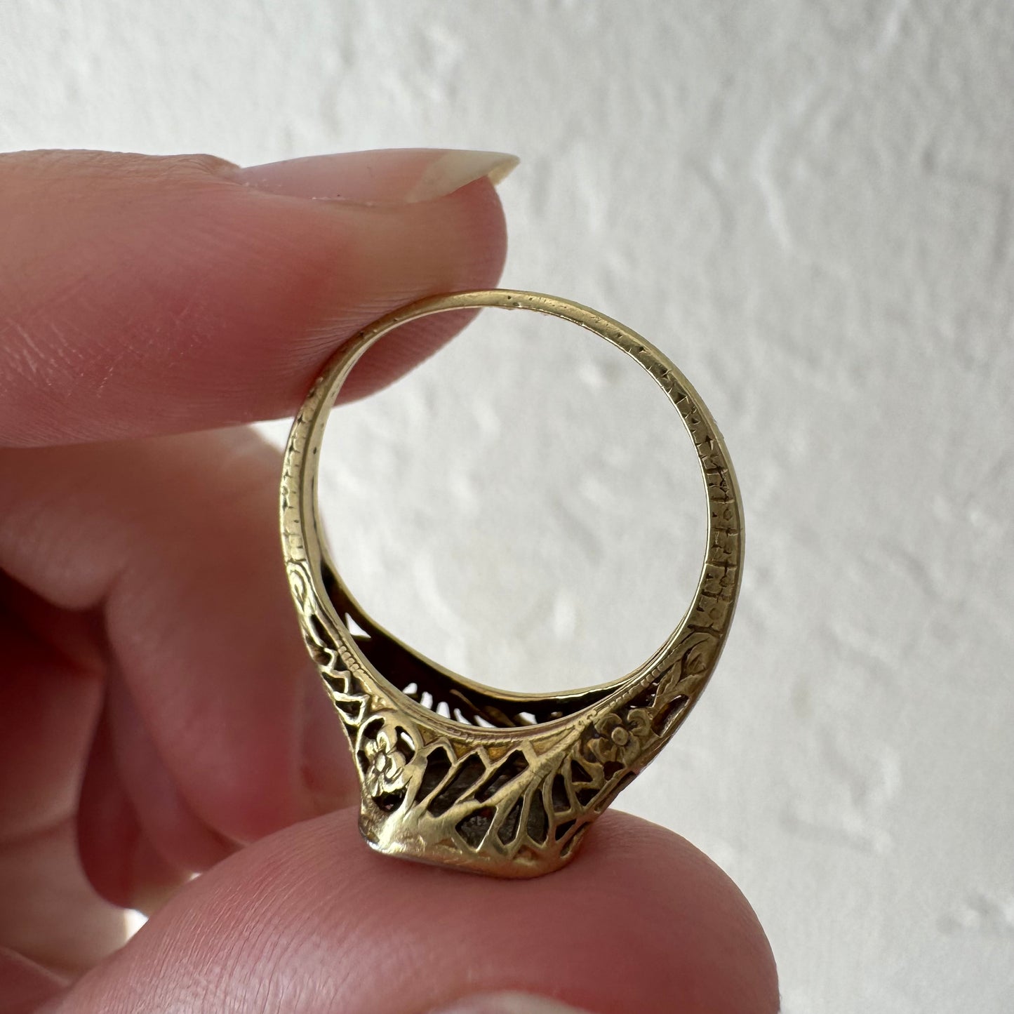 A N T I Q U E // floral geometry / 14k yellow and white gold late art deco diamond solitaire / size 4.5