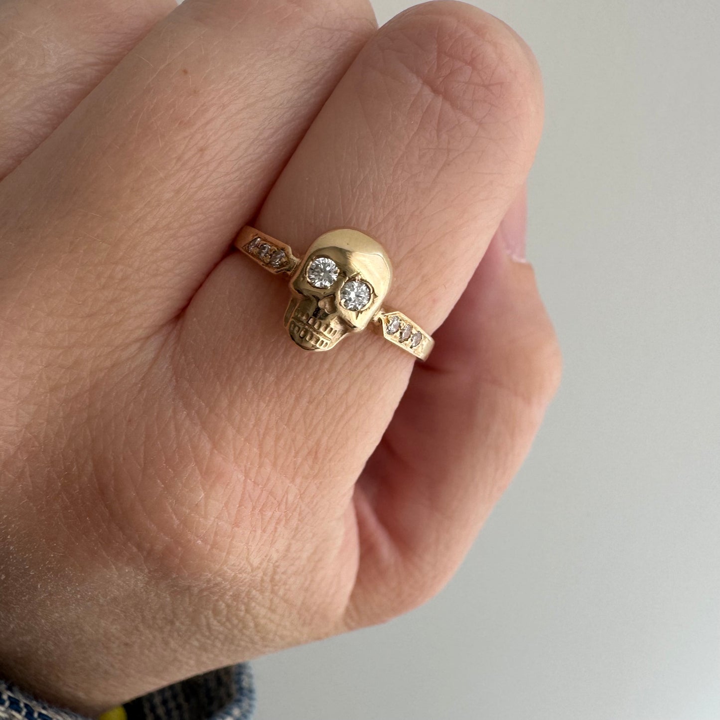 reimagined V I N T A G E // memento mori / 14k and pave diamond arrow motif skull stacking ring / size 7