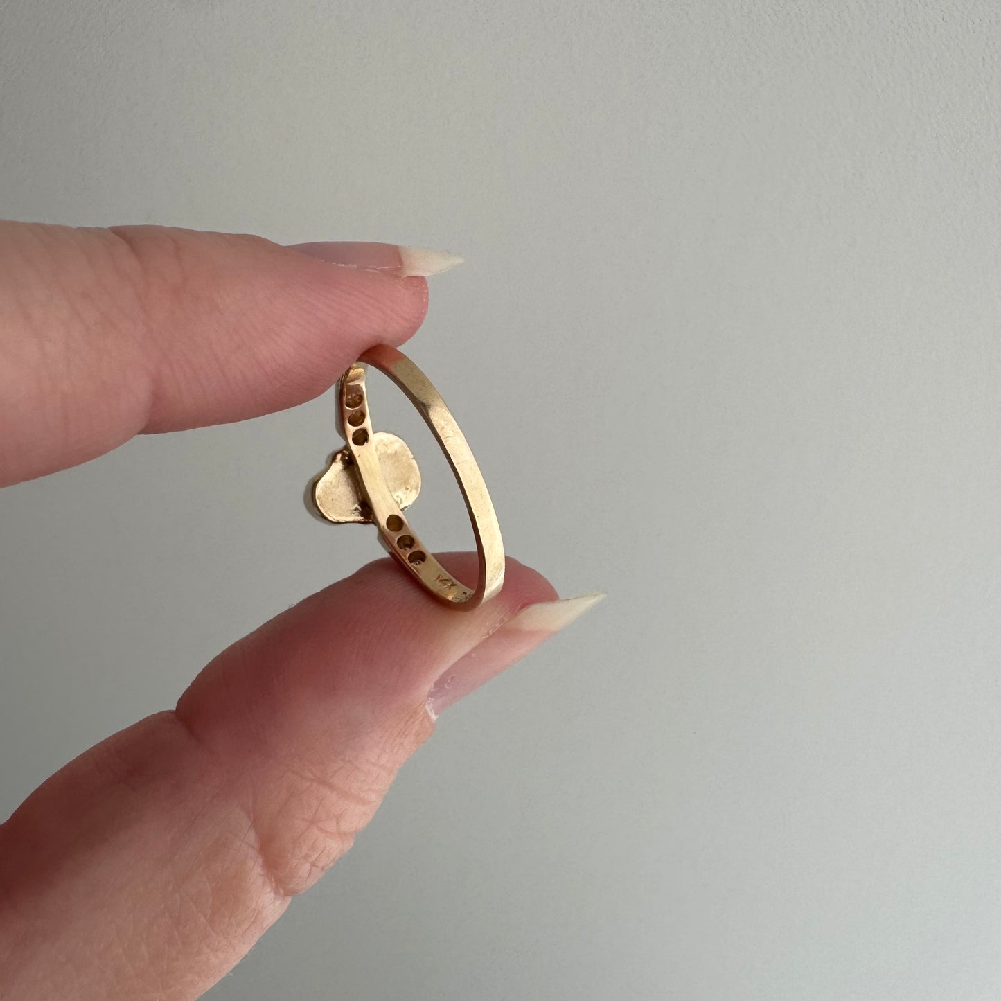 reimagined V I N T A G E // memento mori / 14k and pave diamond arrow motif skull stacking ring / size 7