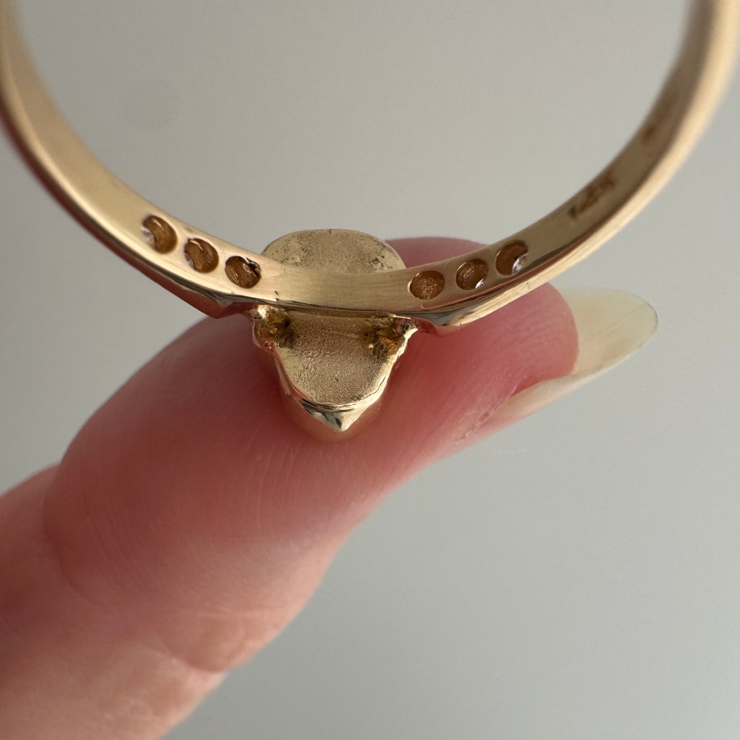 reimagined V I N T A G E // memento mori / 14k and pave diamond arrow motif skull stacking ring / size 7