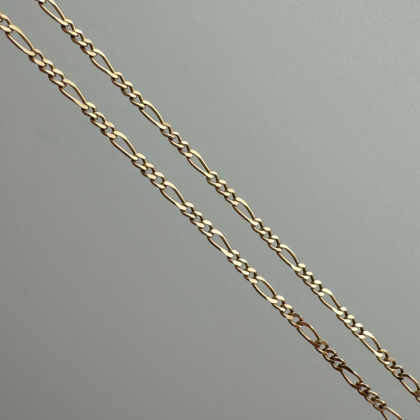 V I N T A G E // dainty figaro / 10k yellow gold dainty figaro pendant chain / 18", 2.3g