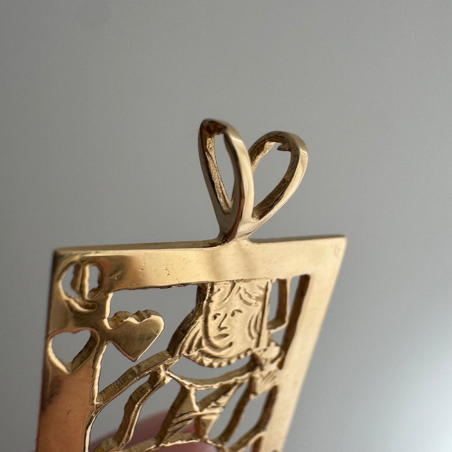 V I N T A G E // queen of hearts / 14k yellow gold playing card cut out / a pendant