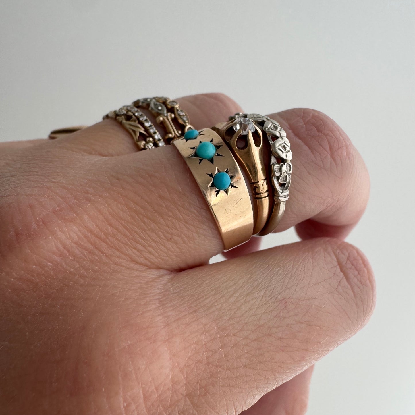 V I N T A G E // nouveau rainbow / 14k white gold curved wedding band / size 6