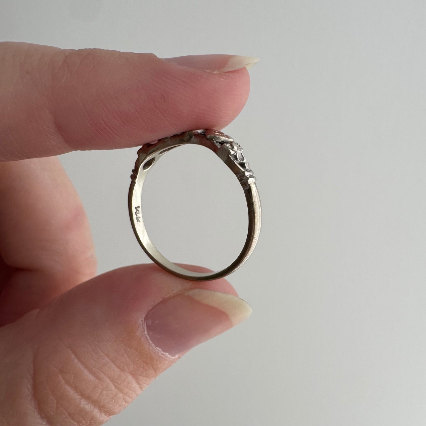 V I N T A G E // nouveau rainbow / 14k white gold curved wedding band / size 6