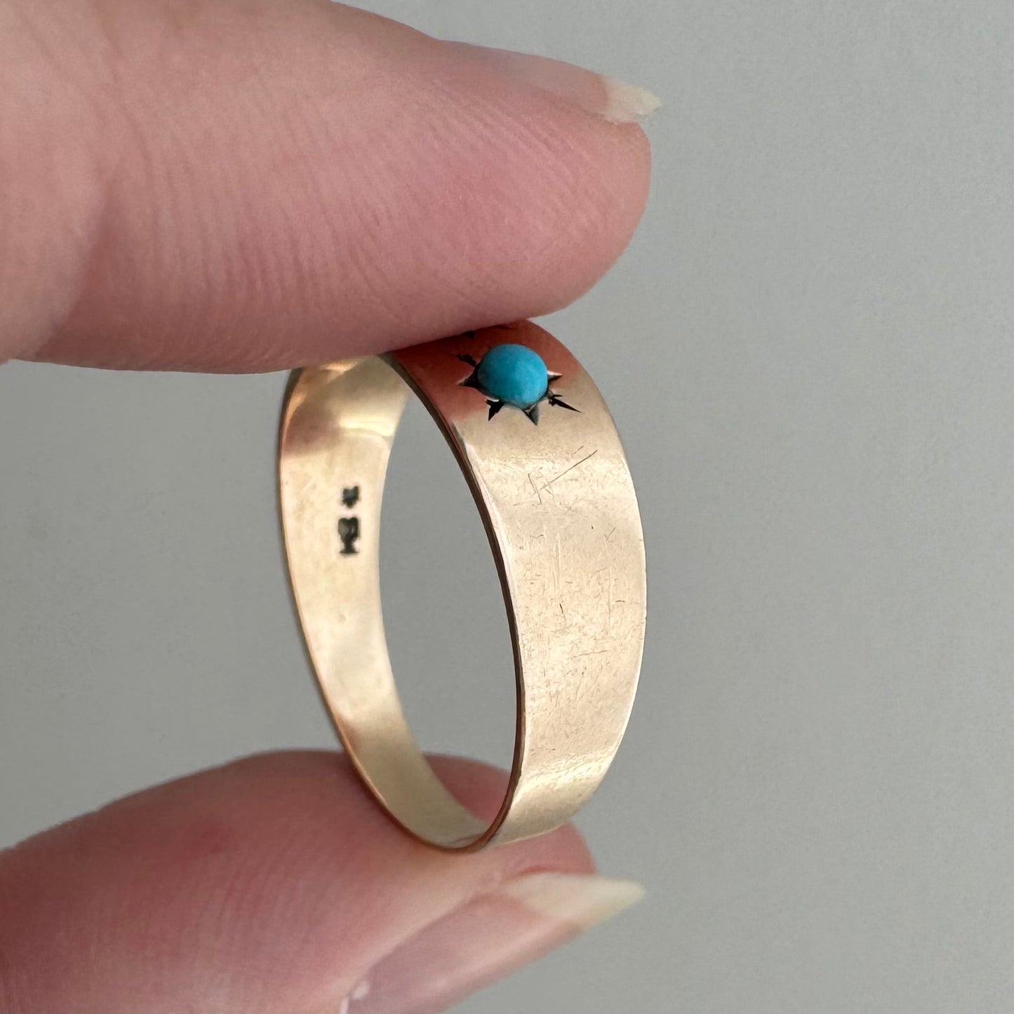 reimagined A N T I Q U E // 9k rosy yellow gold starburst trilogy band with turquoise / size 7