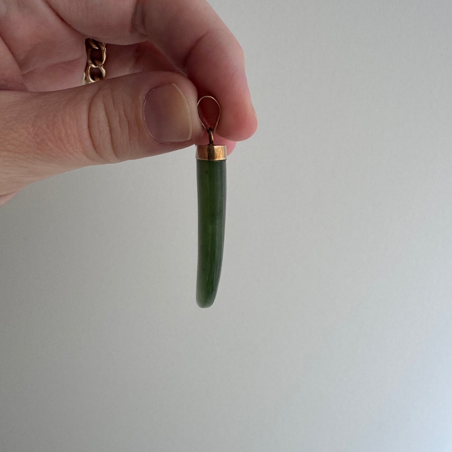 V I N T A G E // enviable tusk / 14k and green jade tusk or talon shaped pendant