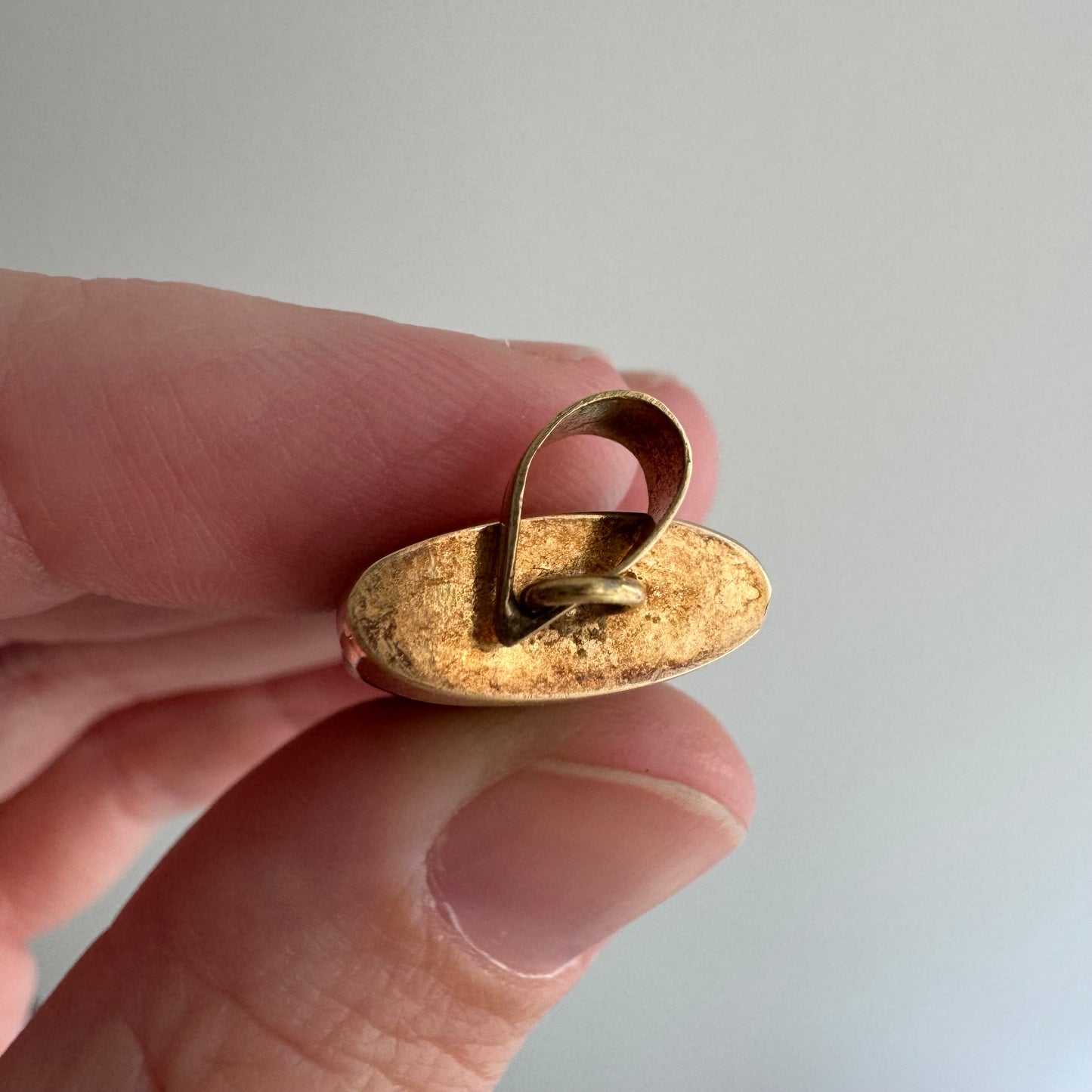 V I N T A G E // enviable tusk / 14k and green jade tusk or talon shaped pendant