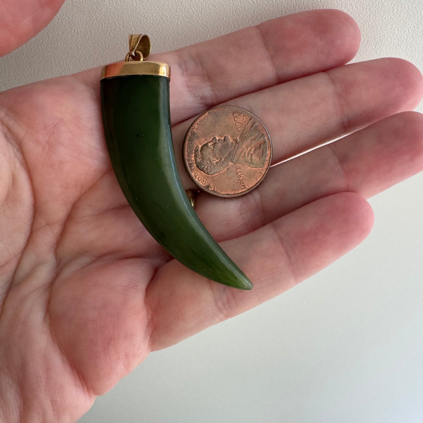 V I N T A G E // enviable tusk / 14k and green jade tusk or talon shaped pendant