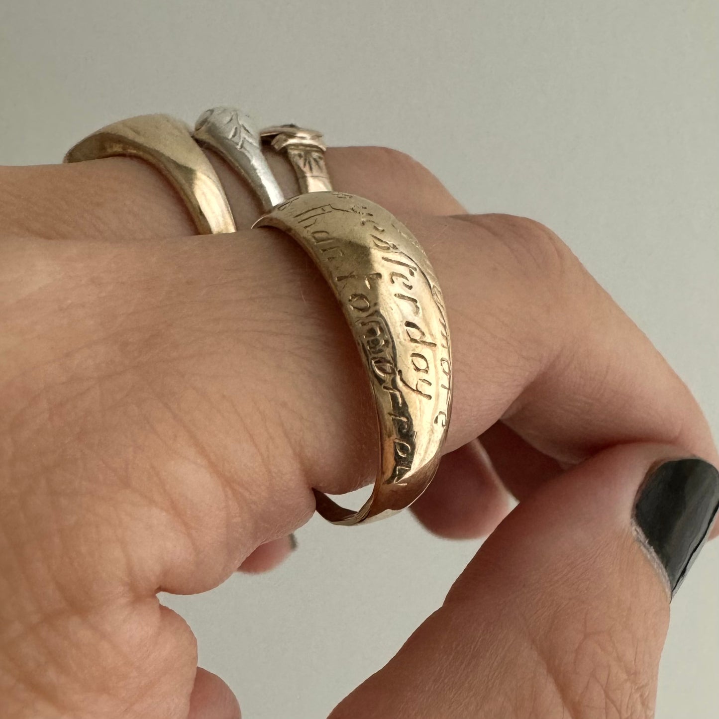 V I N T A G E // the arc of love / 9k qu'hier que demain sentiment dome ring / size 11