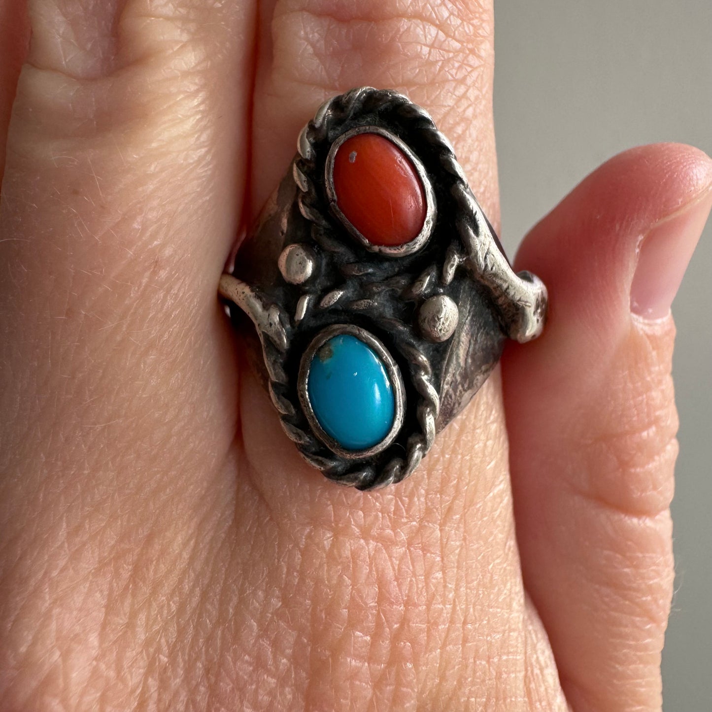 V I N T A G E // secret snake / sterling silver turquoise and coral ring with a sneaky snake / size 9.75