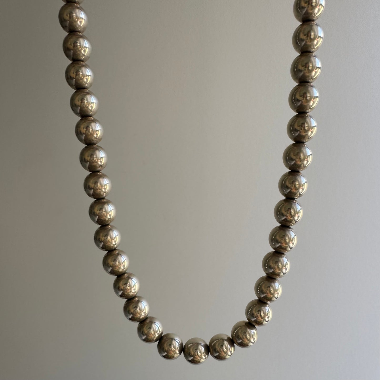 V I N T A G E // punk pearls / sterling silver ball bead necklace / 24.5", 63.5g