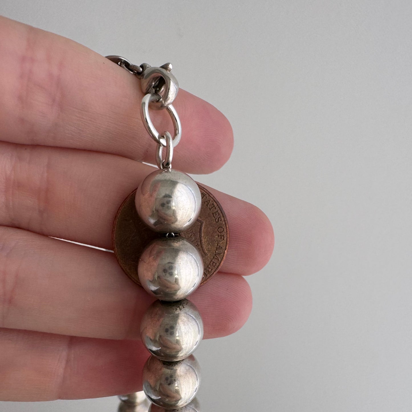 V I N T A G E // punk pearls / sterling silver ball bead necklace / 24.5", 63.5g