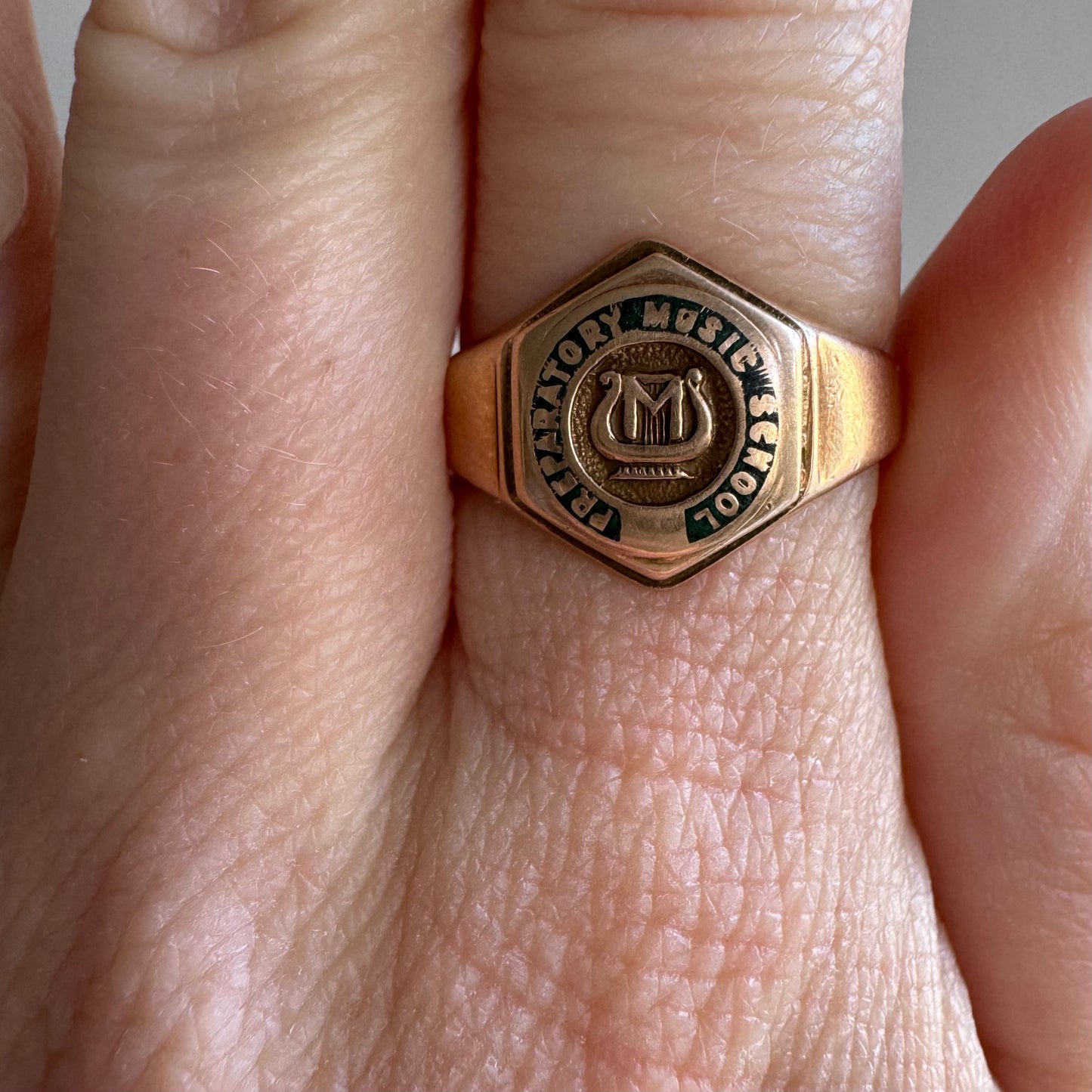 V I N T A G E // preparatory music school / 10k rosy gold music school class ring / size 7.5+