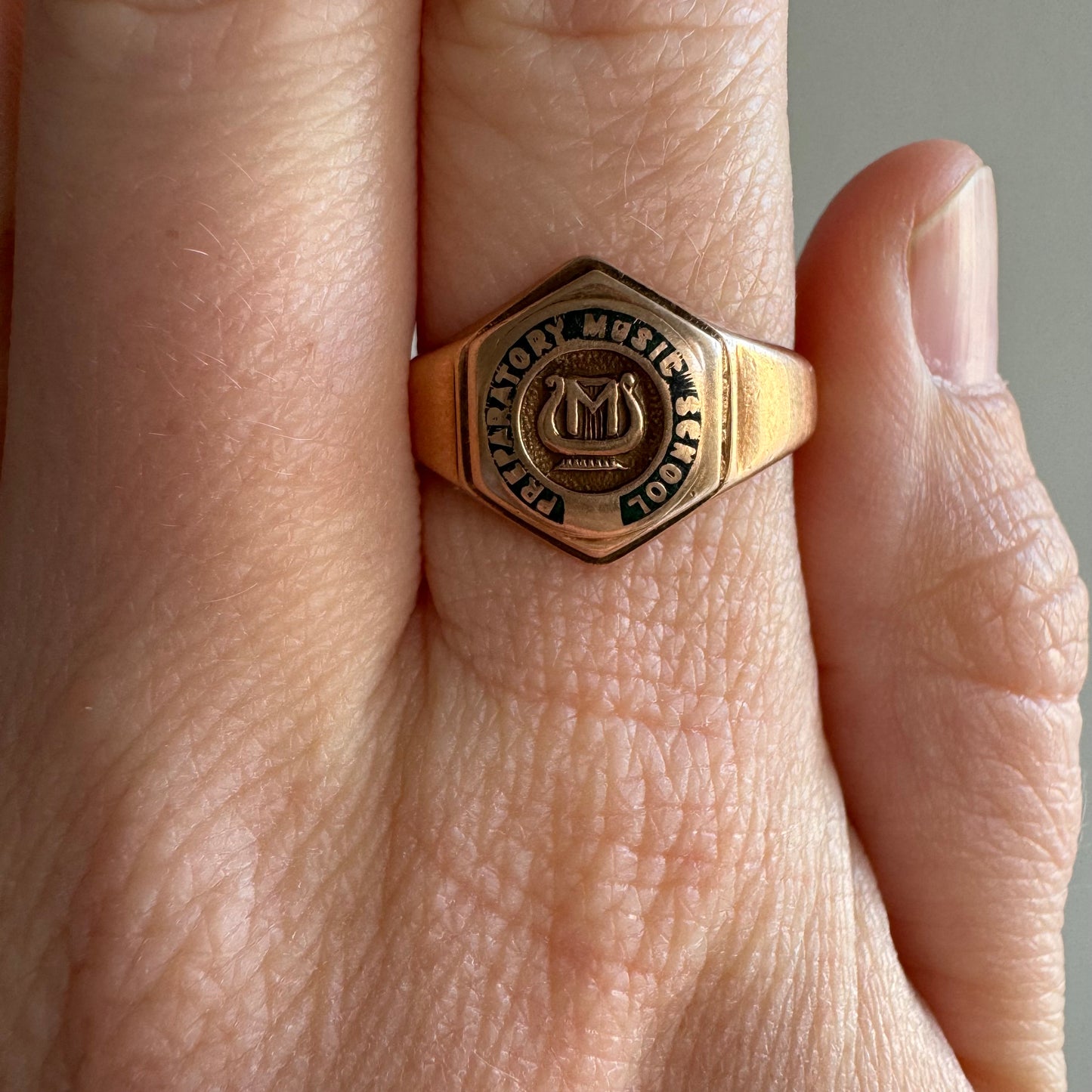 V I N T A G E // preparatory music school / 10k rosy gold music school class ring / size 7.5+