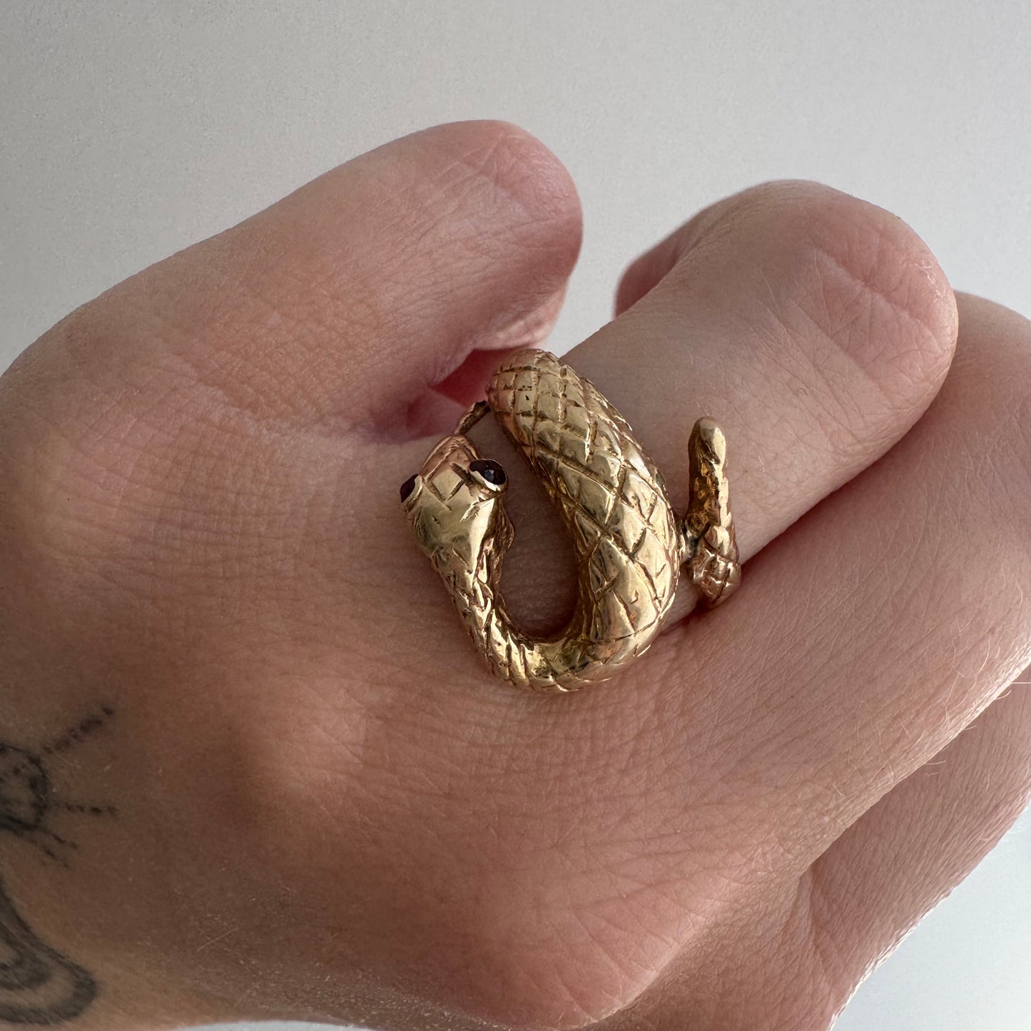 V I N T A G E // slithering friend / 14k gold and tourmaline snake ring / size 5.5