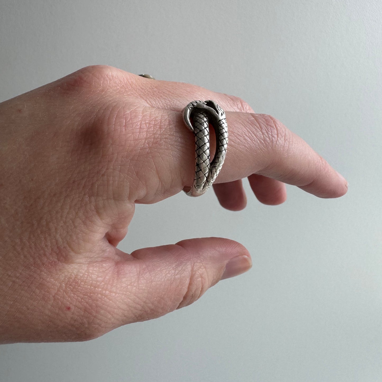LIKE A LIVE // short term discounted price / sterling silver serpent ring / size 10+
