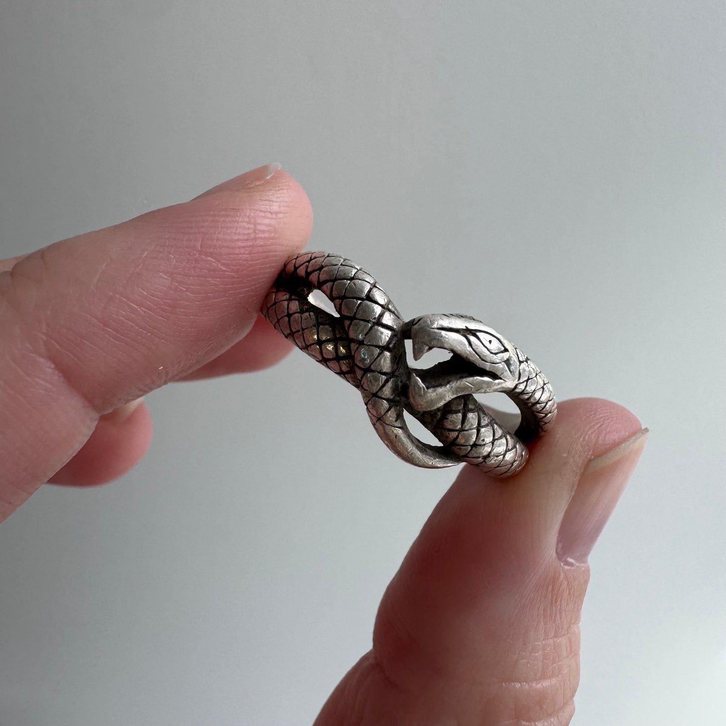LIKE A LIVE // short term discounted price / sterling silver serpent ring / size 10+