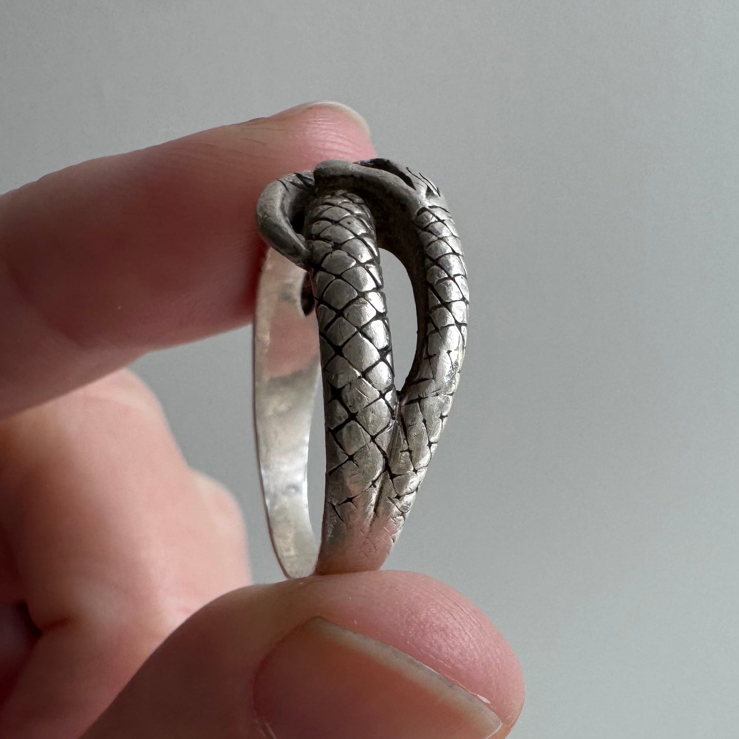 LIKE A LIVE // short term discounted price / sterling silver serpent ring / size 10+