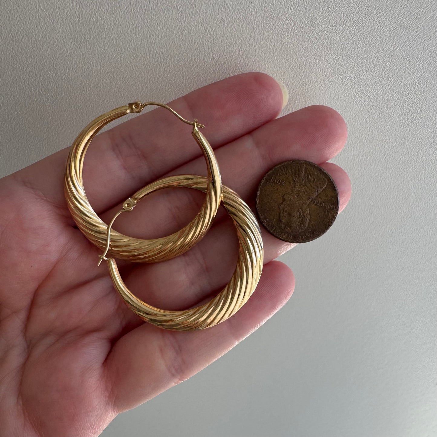 P R E - L O V E D // bright and shrimpy / 14k yellow gold ribbed hoops / over 1.25"