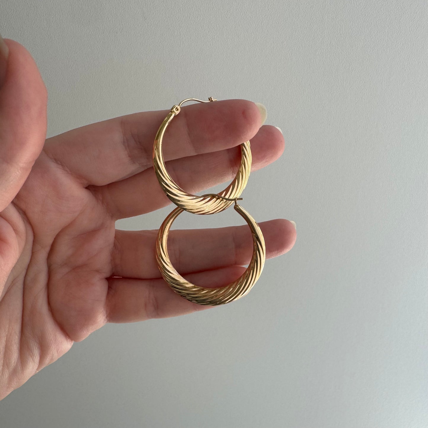 P R E - L O V E D // bright and shrimpy / 14k yellow gold ribbed hoops / over 1.25"