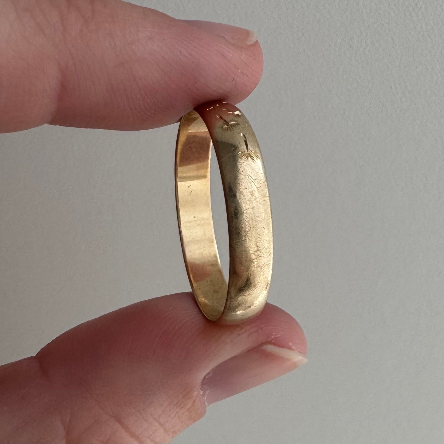 reimagined V I N T A G E // wind blown / 10k yellow gold 4.1mm band with diamond and wind-blown dandelion seeds / size 10.75