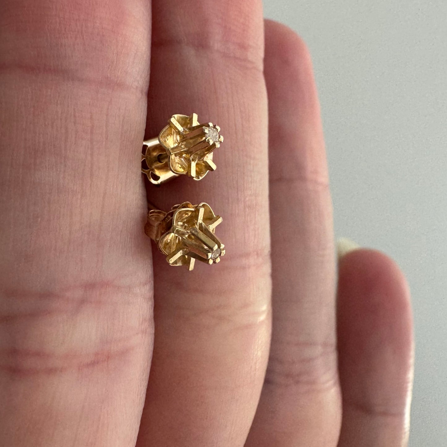V I N T A G E // miracle blooms / 14k yellow gold and diamond buttercup post earrings