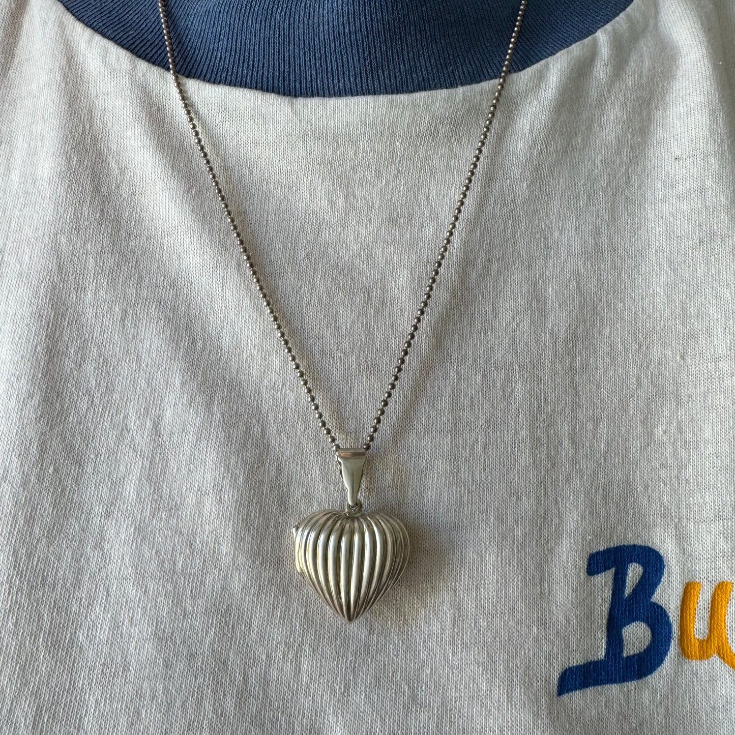 P R E - L O V E D // full heart / sterling silver ribbed domed heart locket / a pendant