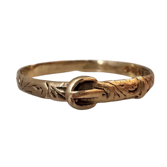 V I N T A G E // buckle up / 9k yellow gold buckle ring with swirly details / size 8.5