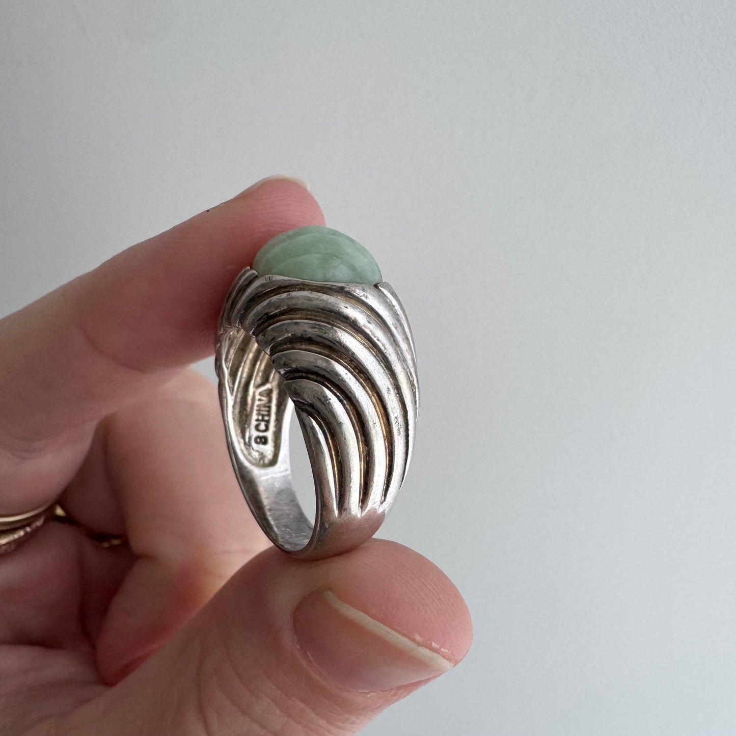 48 hour pricing // early access discounted price / sterling silver and green stone Chinese export ribbed dome ring / size 7.75