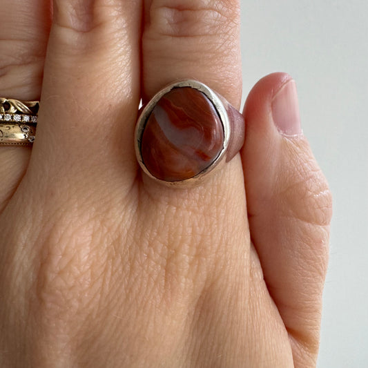 RESERVED V I N T A G E // red clouds / sterling silver and agate flush set ring / size 7ish