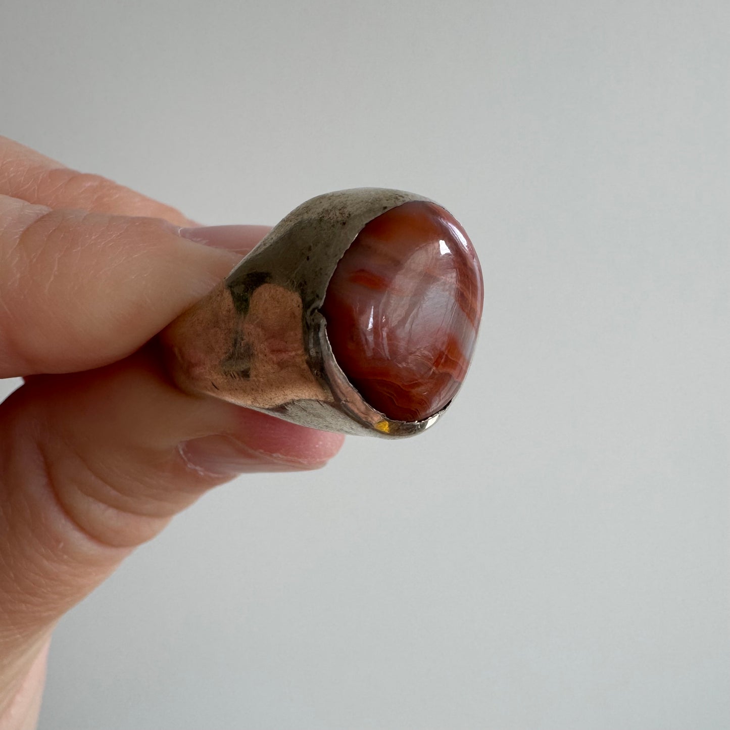 RESERVED V I N T A G E // red clouds / sterling silver and agate flush set ring / size 7ish