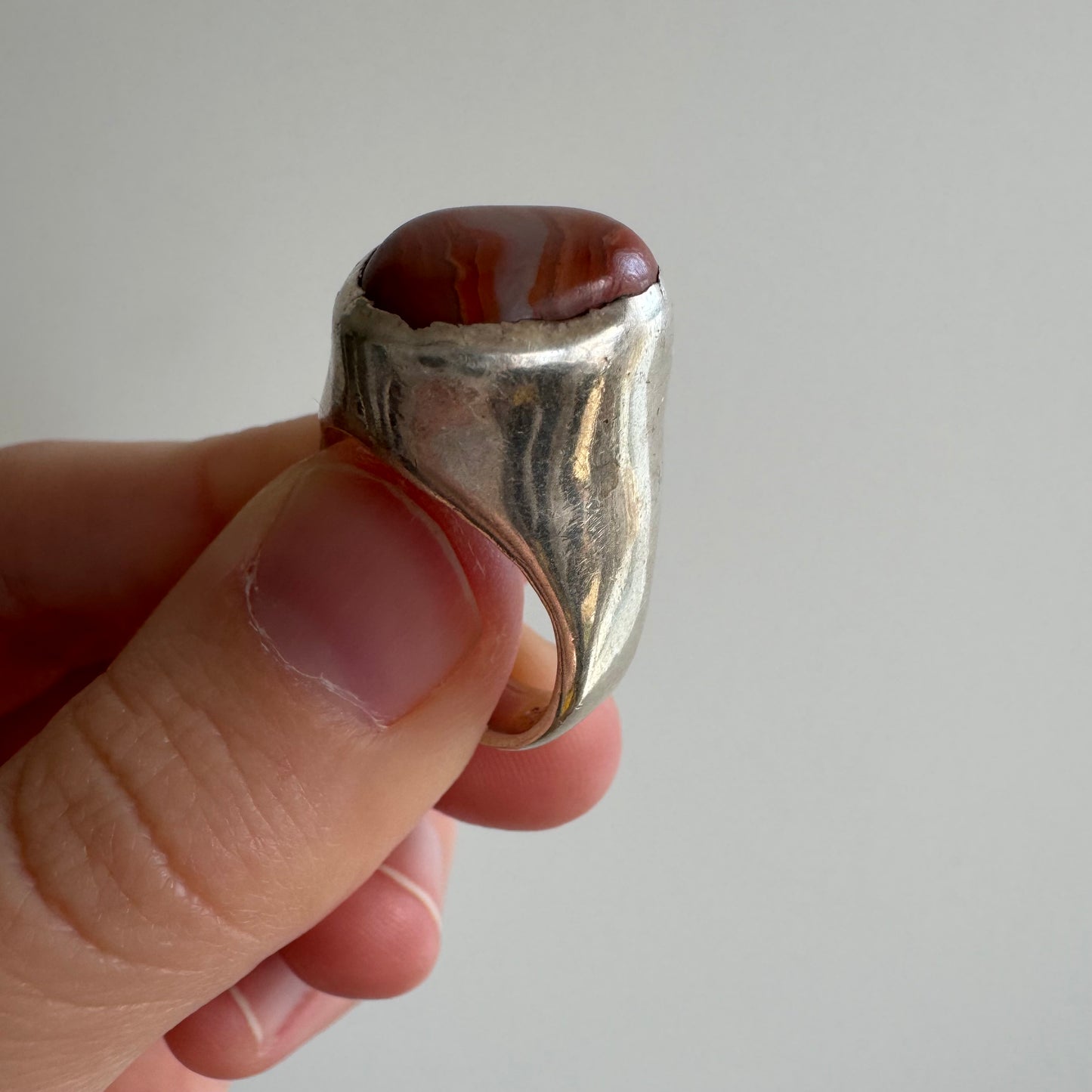 RESERVED V I N T A G E // red clouds / sterling silver and agate flush set ring / size 7ish