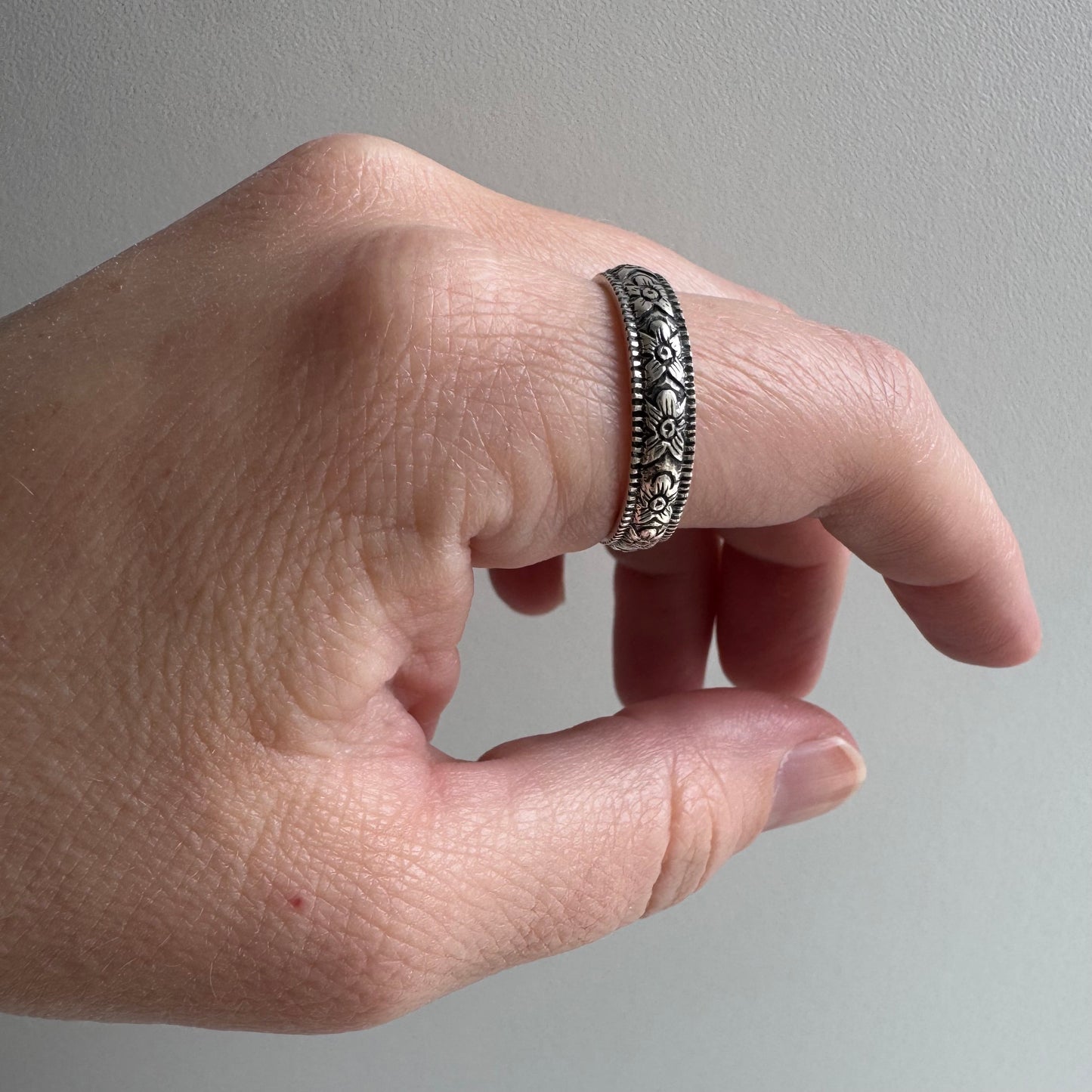 E S T A T E // new old stock bands / sterling silver art nouveau style floral patterned eternity bands