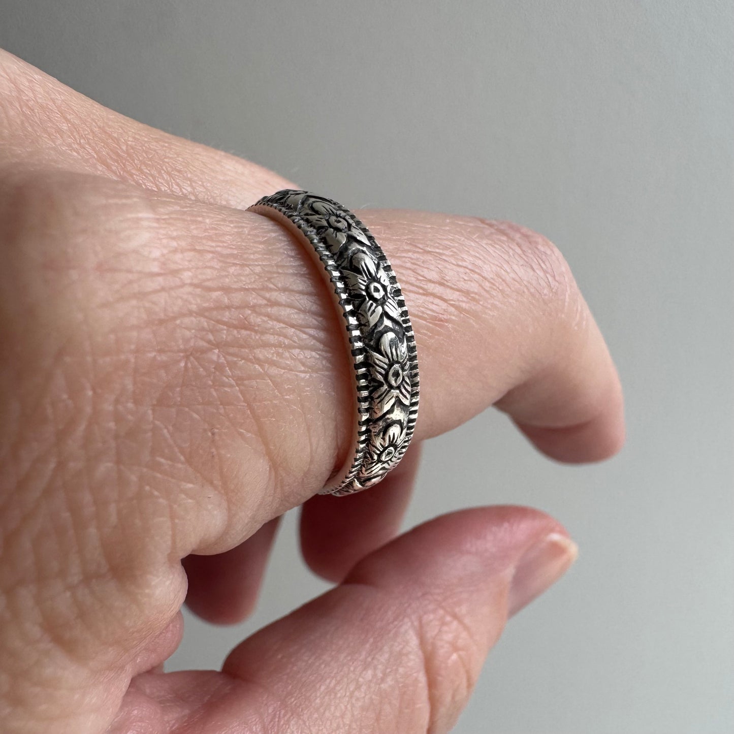 E S T A T E // new old stock bands / sterling silver art nouveau style floral patterned eternity bands