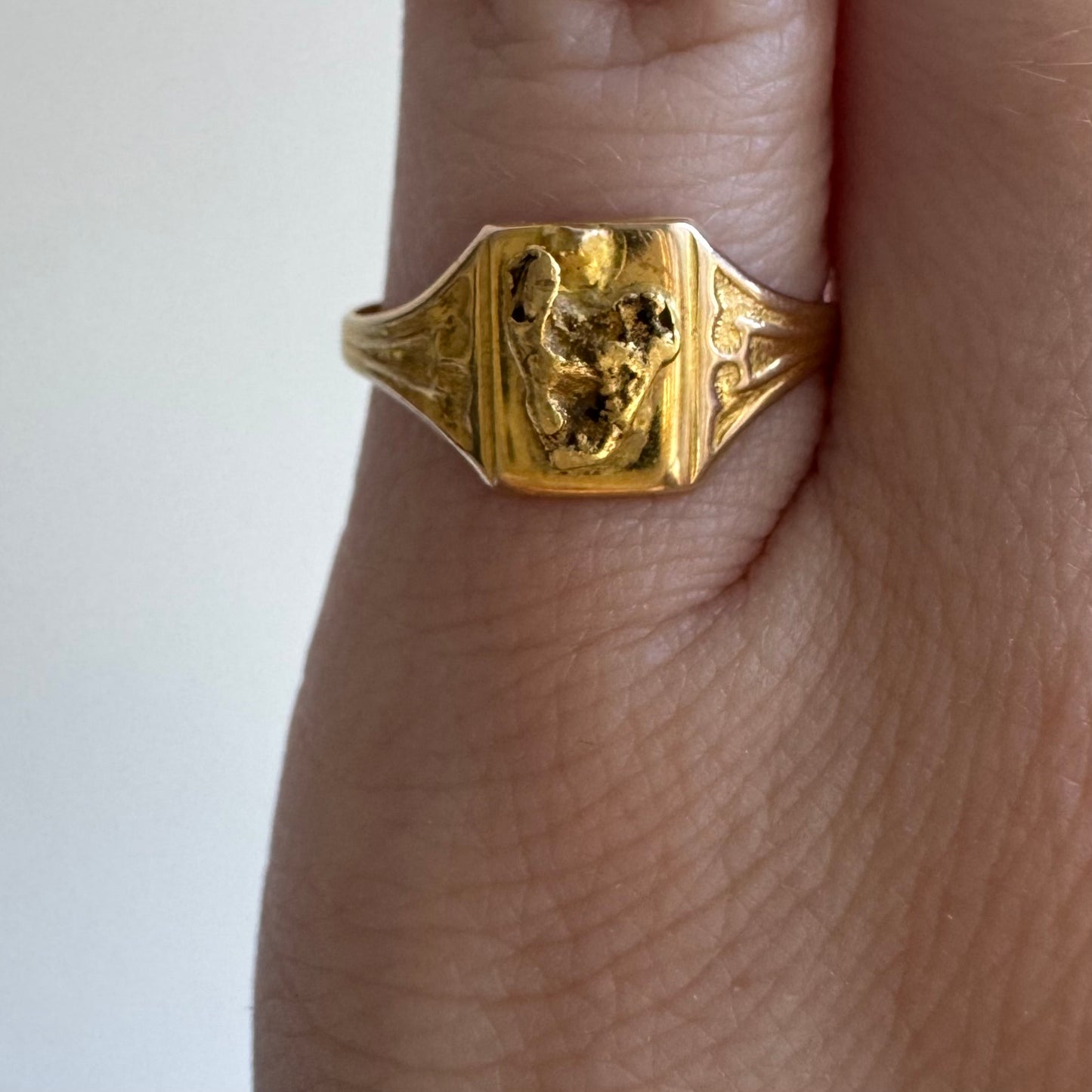 V I N T A G E // golden nugget / 14k + bloomed 22k finish gold rush era nugget signet / almost size 5