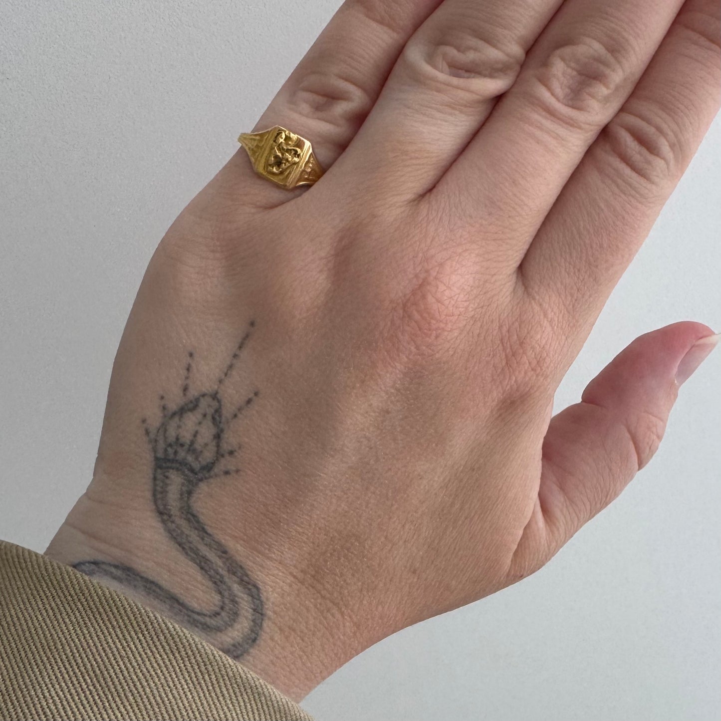 V I N T A G E // golden nugget / 14k + bloomed 22k finish gold rush era nugget signet / almost size 5