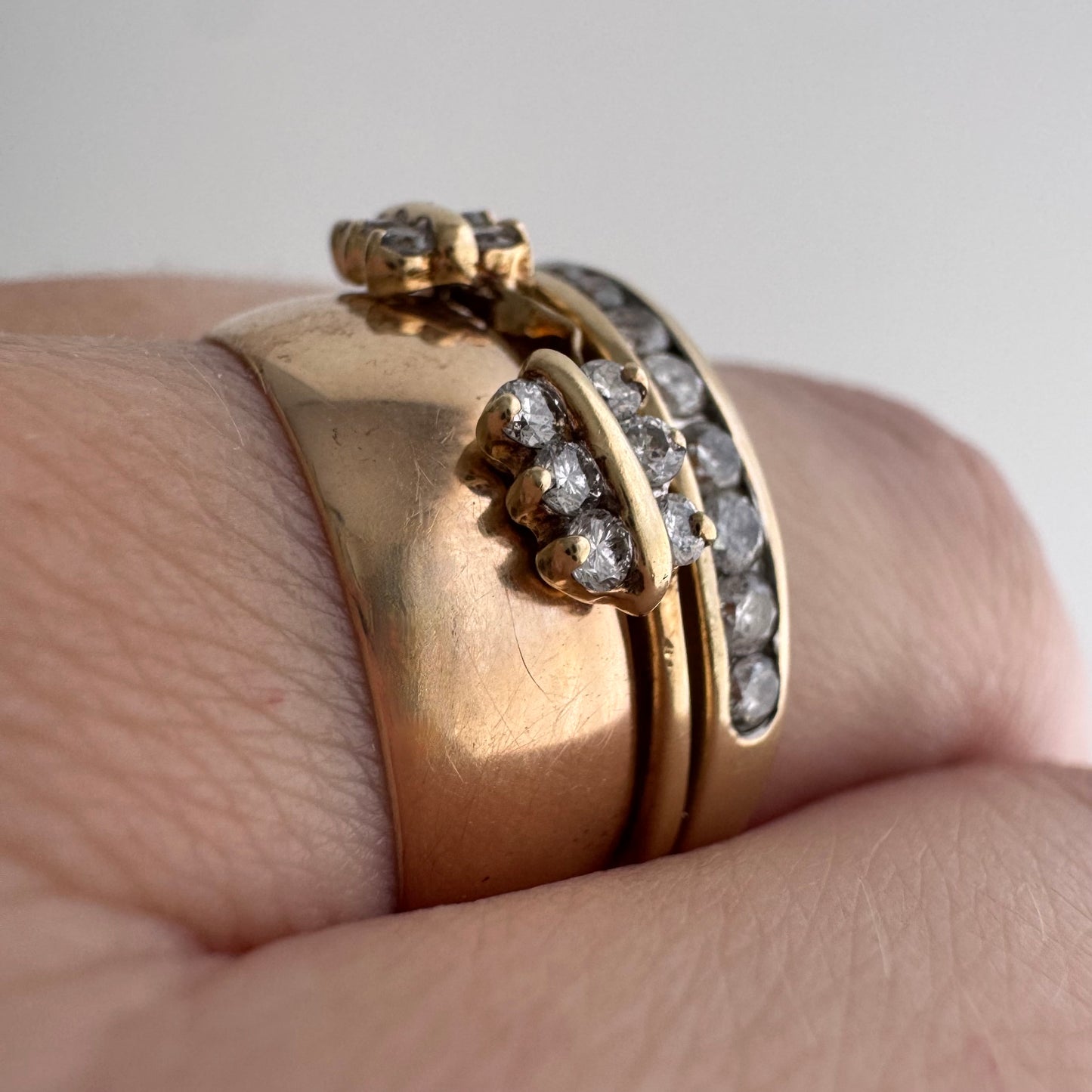 V I N T A G E // sparkle layer / 14k and diamond ring guard jacket / size 6.25