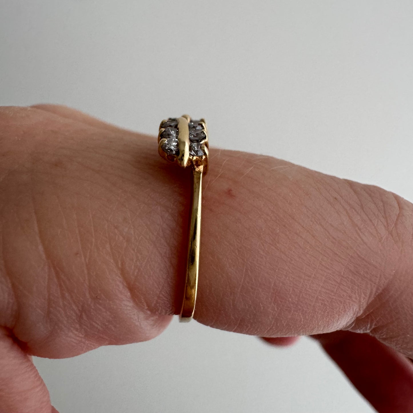 V I N T A G E // sparkle layer / 14k and diamond ring guard jacket / size 6.25