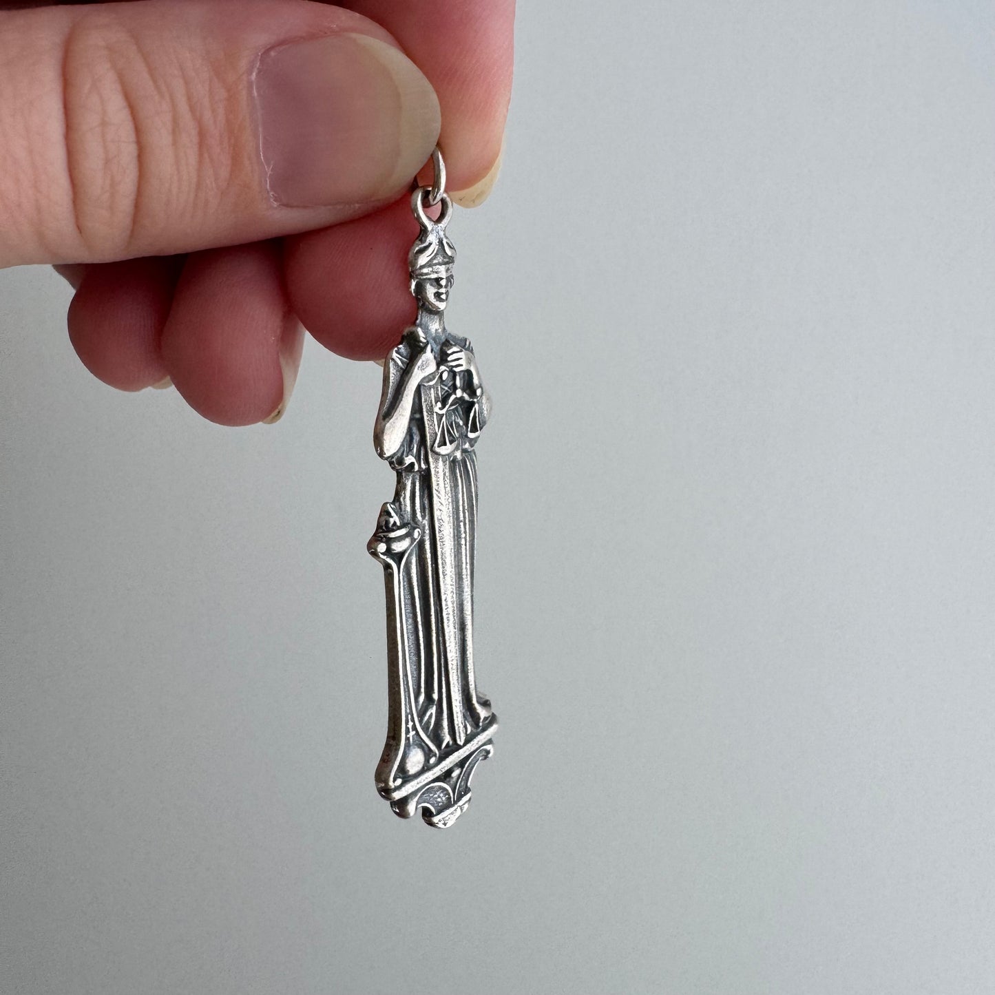 V I N T A G E // Justitia / sterling silver justice goddess with scales / a pendant
