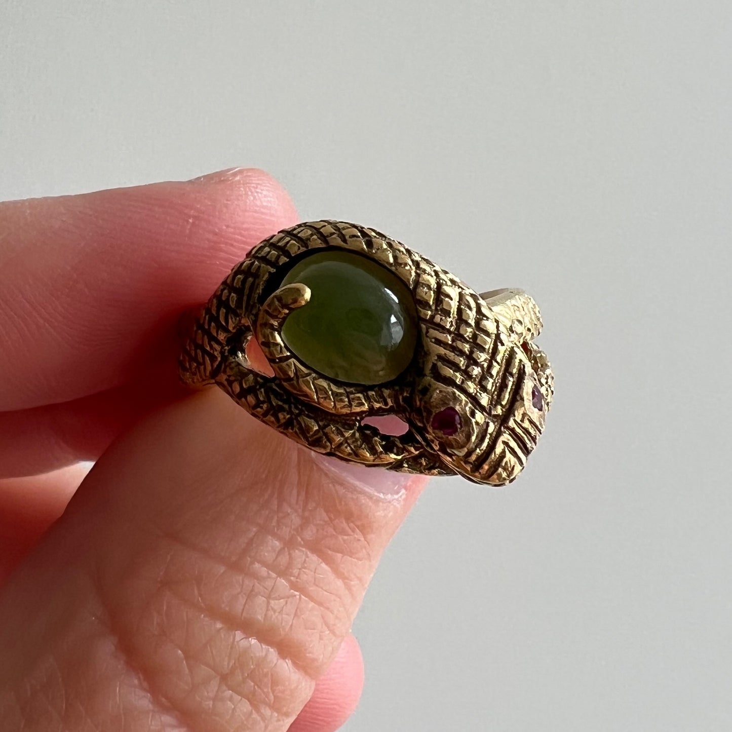 V I N T A G E // the egg’s keeper / solid 14k yellow gold snake ring with jade and rubies / size 8