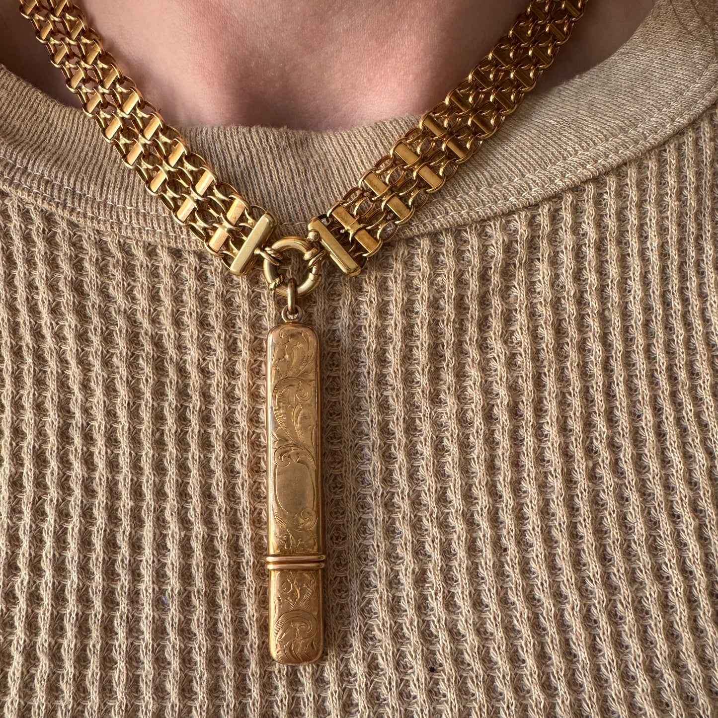 A N T I Q U E // ready to write / 10k yellow gold chatelaine pencil case / a pendant